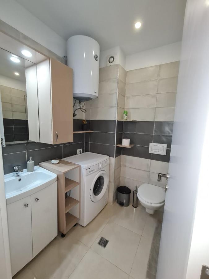 Sunny Apartment - Blloku Tirana, Near Lake Dış mekan fotoğraf