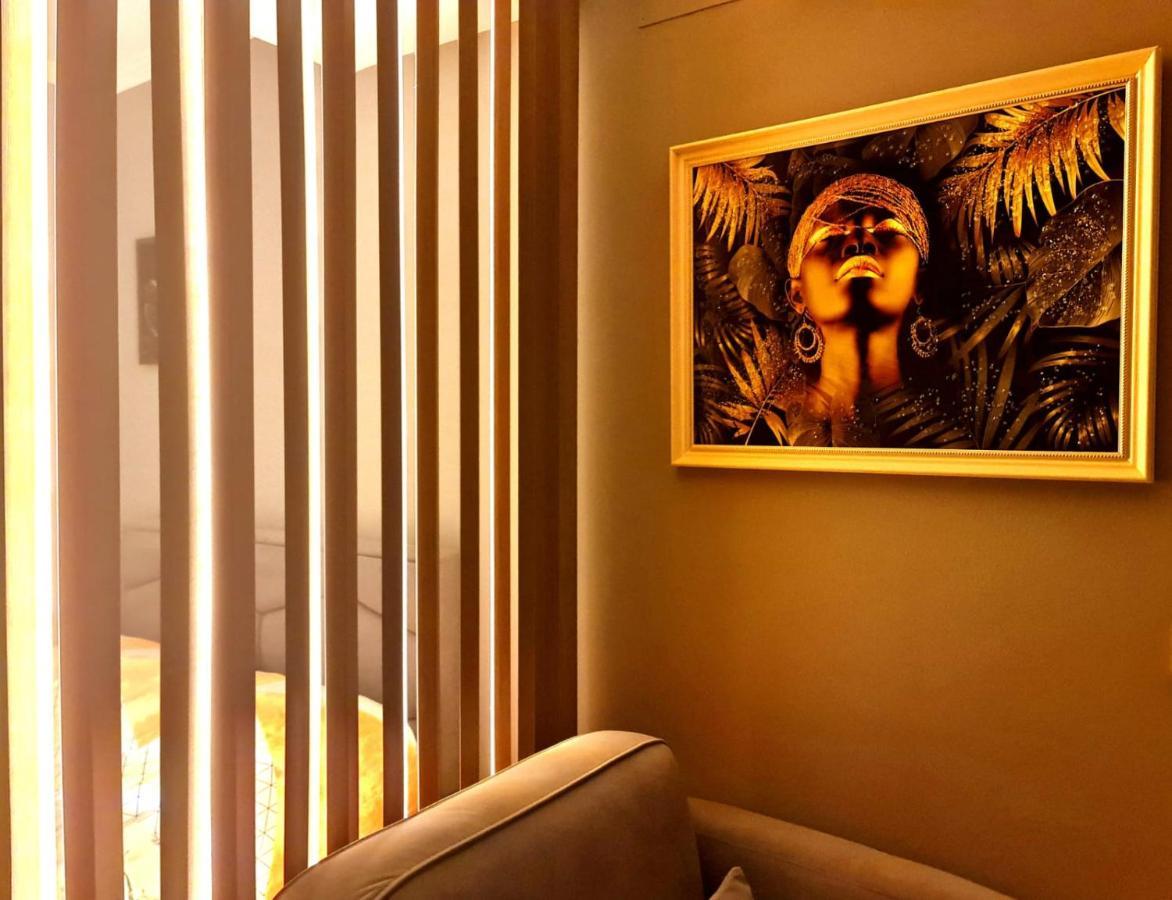 Sunny Apartment - Blloku Tirana, Near Lake Dış mekan fotoğraf